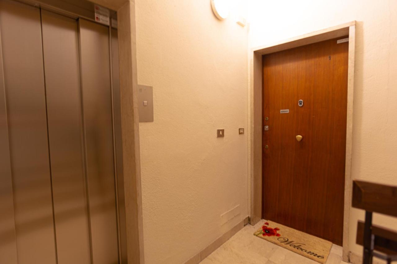 Residenza Porta Leoni - Royal Welcome Βερόνα Εξωτερικό φωτογραφία